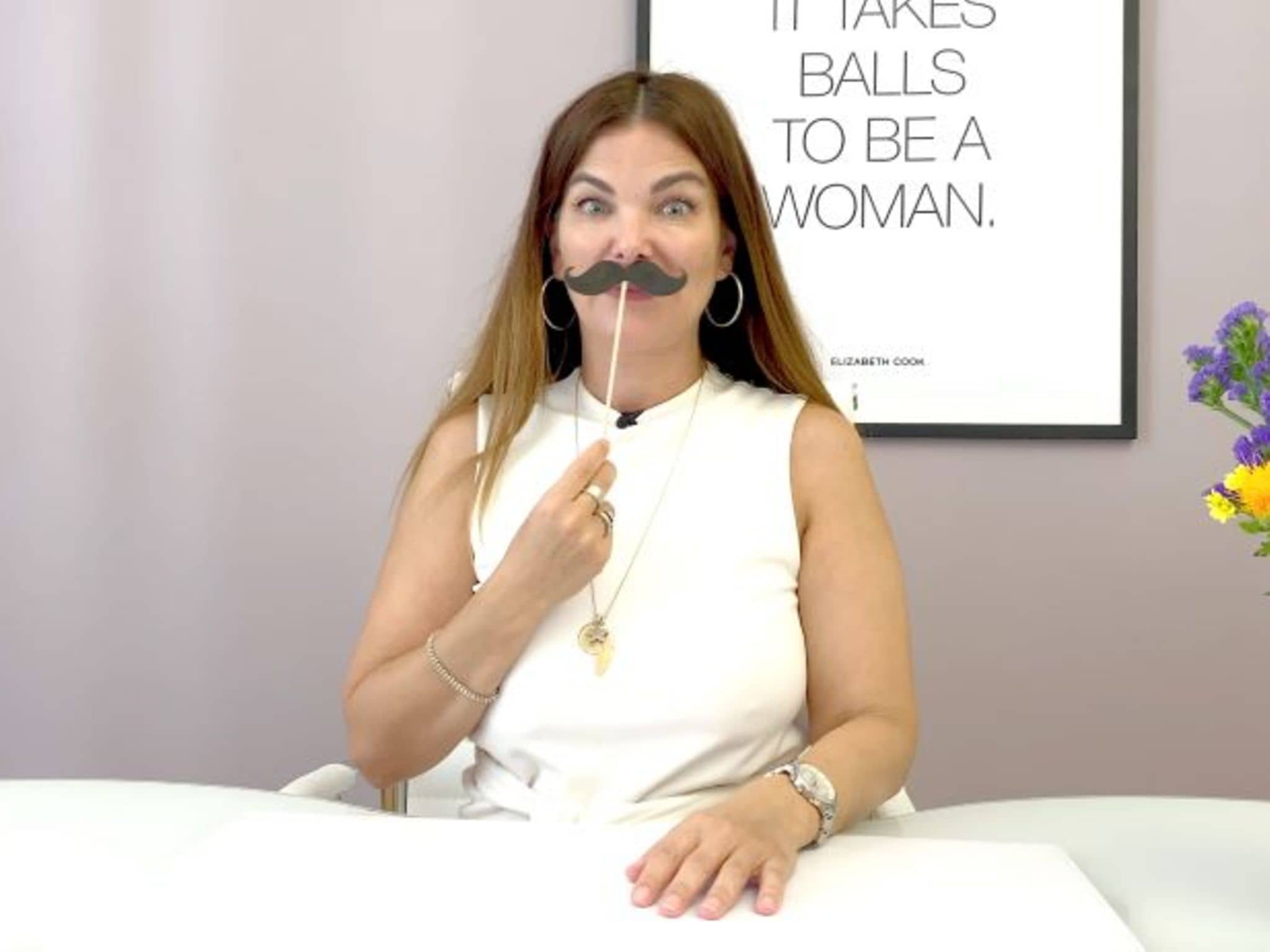 Dr. Sheila de Liz spricht über Körperbehaarung