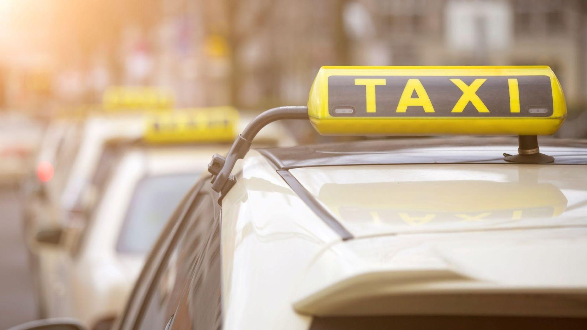 Symbolbild Fahrkosten: Taxis