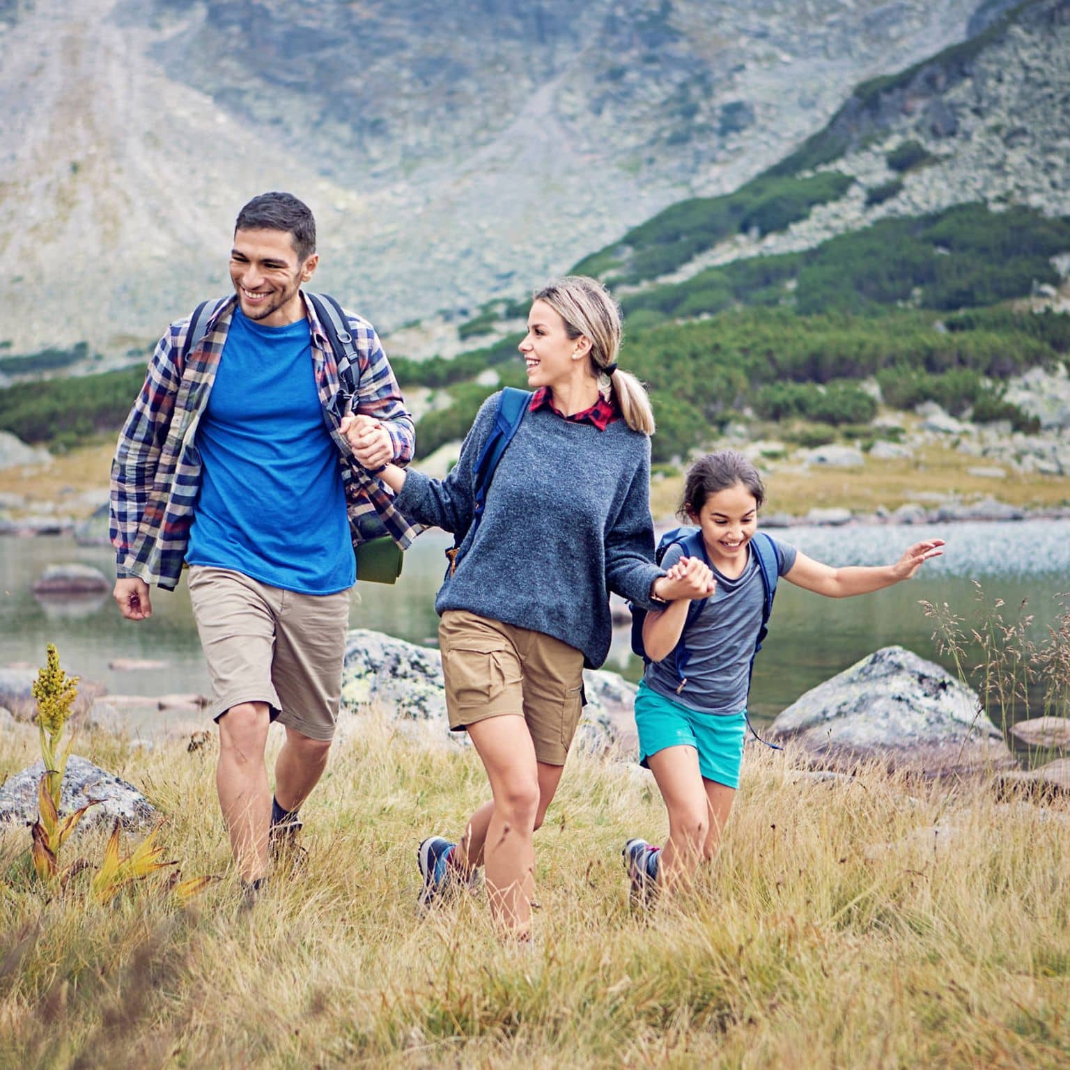 DAK app with family service: Family while hiking.