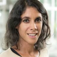 Dr. Roschan Farhumand, Expertin für Zahngesundheit-klein